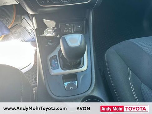 Used 2016 Jeep Cherokee Latitude w/ Comfort/Convenience Group AWD/4WD image 25