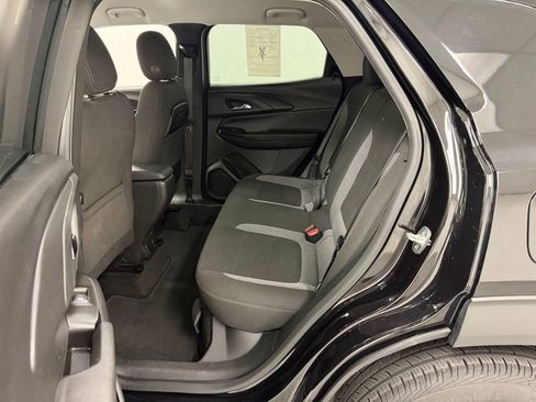 Used 2021 Chevrolet TrailBlazer LT w/ Convenience Package FWD image 16