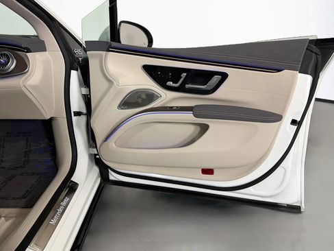 Used 2022 Mercedes-Benz EQS 450+ Sedan image 23