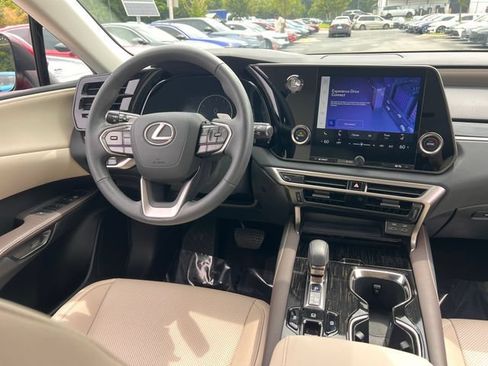 Used 2024 Lexus RX 350 FWD w/ Technology Package image 17