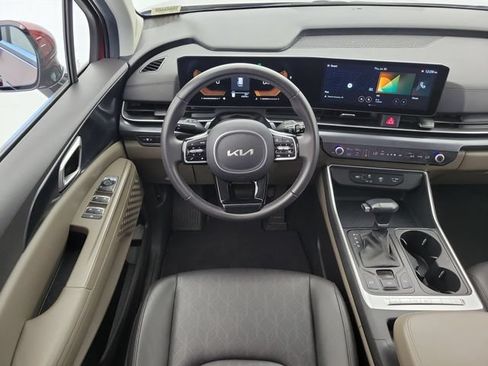 Used 2025 Kia Carnival FWD image 15