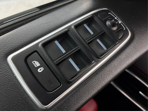 Used 2020 Jaguar F-PACE S image 43