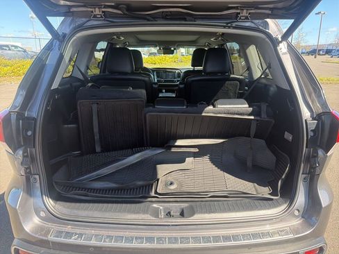 Used 2018 Toyota Highlander Limited image 21