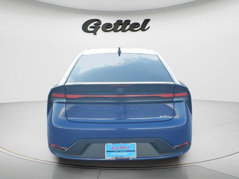 Used 2025 Toyota Prius LE image 5