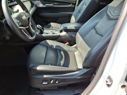 Used 2020 Cadillac XT5 Premium Luxury FWD image 13