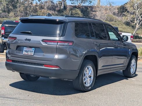 Used 2024 Jeep Grand Cherokee L Laredo RWD image 14