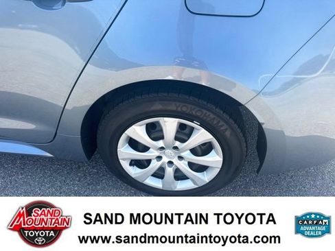 Used 2022 Toyota Corolla LE FWD image 12