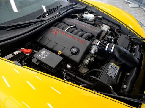 Used 2007 Chevrolet Corvette Coupe w/ Preferred Equipment Group RWD image 28