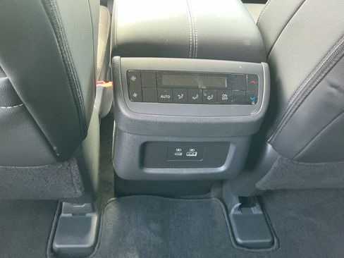 Certified 2025 Nissan Pathfinder SL image 25