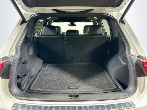 Used 2022 Volkswagen Tiguan SEL R-Line AWD/4WD image 29
