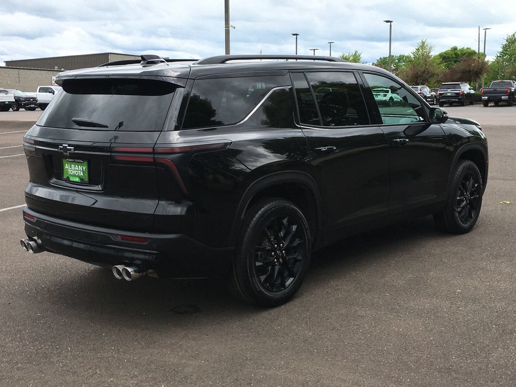 Used 2024 Chevrolet Traverse LT w/ Midnight/Sport Edition AWD/4WD image 8