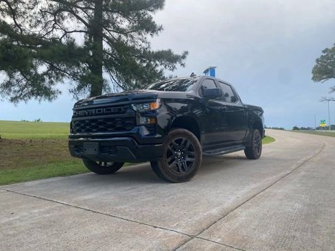 Used 2022 Chevrolet Silverado 1500 Custom Trail Boss w/ Midnight Edition AWD/4WD image 1