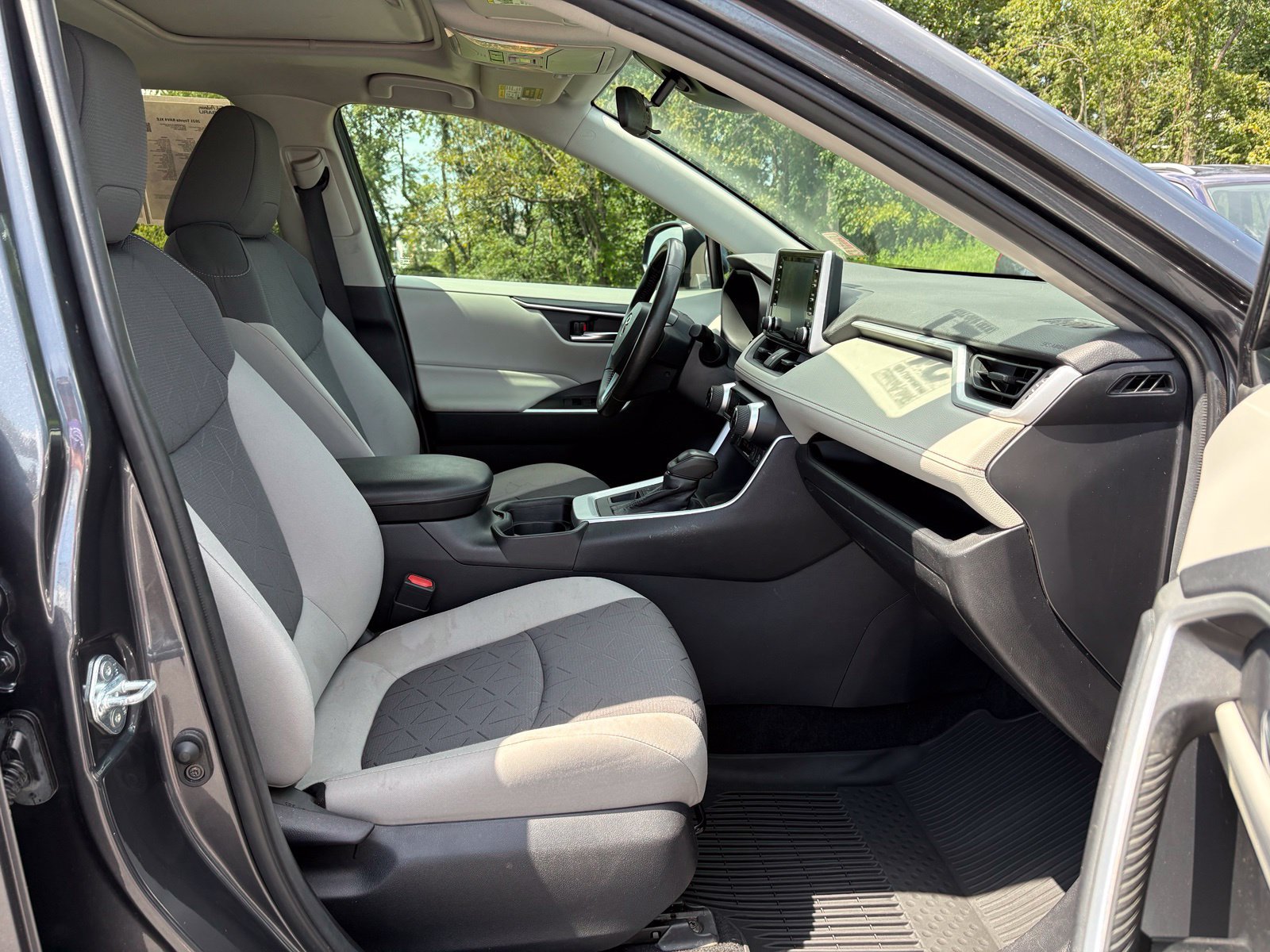 Used 2021 Toyota RAV4 XLE w/ Convenience Package AWD/4WD image 29