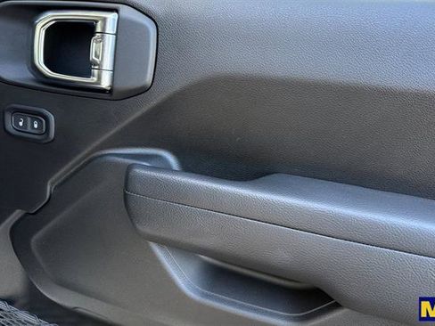 Used 2025 Jeep Gladiator Willys image 19