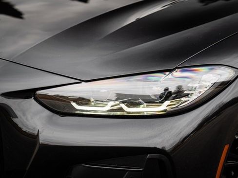 Used 2023 BMW M440i Convertible w/ Premium Package image 4