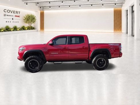 Used 2020 Toyota Tacoma TRD Off-Road w/ Technology Package AWD/4WD image 6