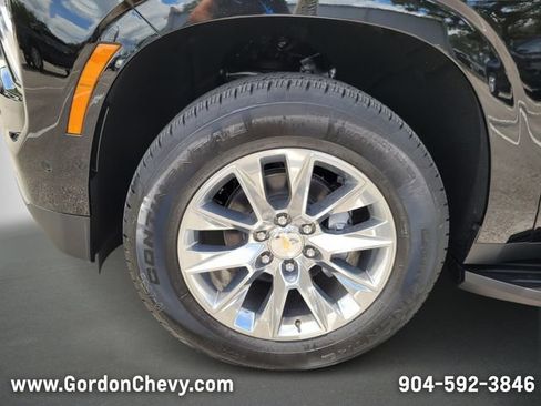 New 2025 Chevrolet Suburban Premier image 13