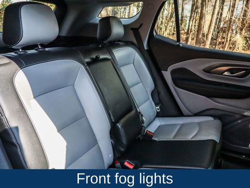 Used 2024 GMC Terrain SLT image 17