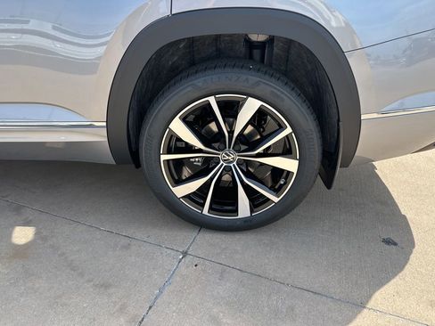New 2026 Volkswagen Atlas SEL Premium R-Line AWD/4WD image 8