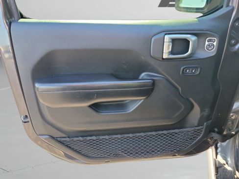 Used 2019 Jeep Wrangler Unlimited Rubicon AWD/4WD image 18