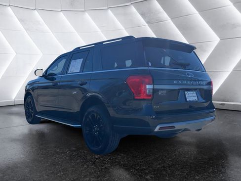 Used 2023 Ford Expedition XLT image 5
