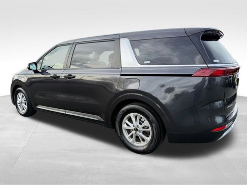 Certified 2024 Kia Carnival LX image 5