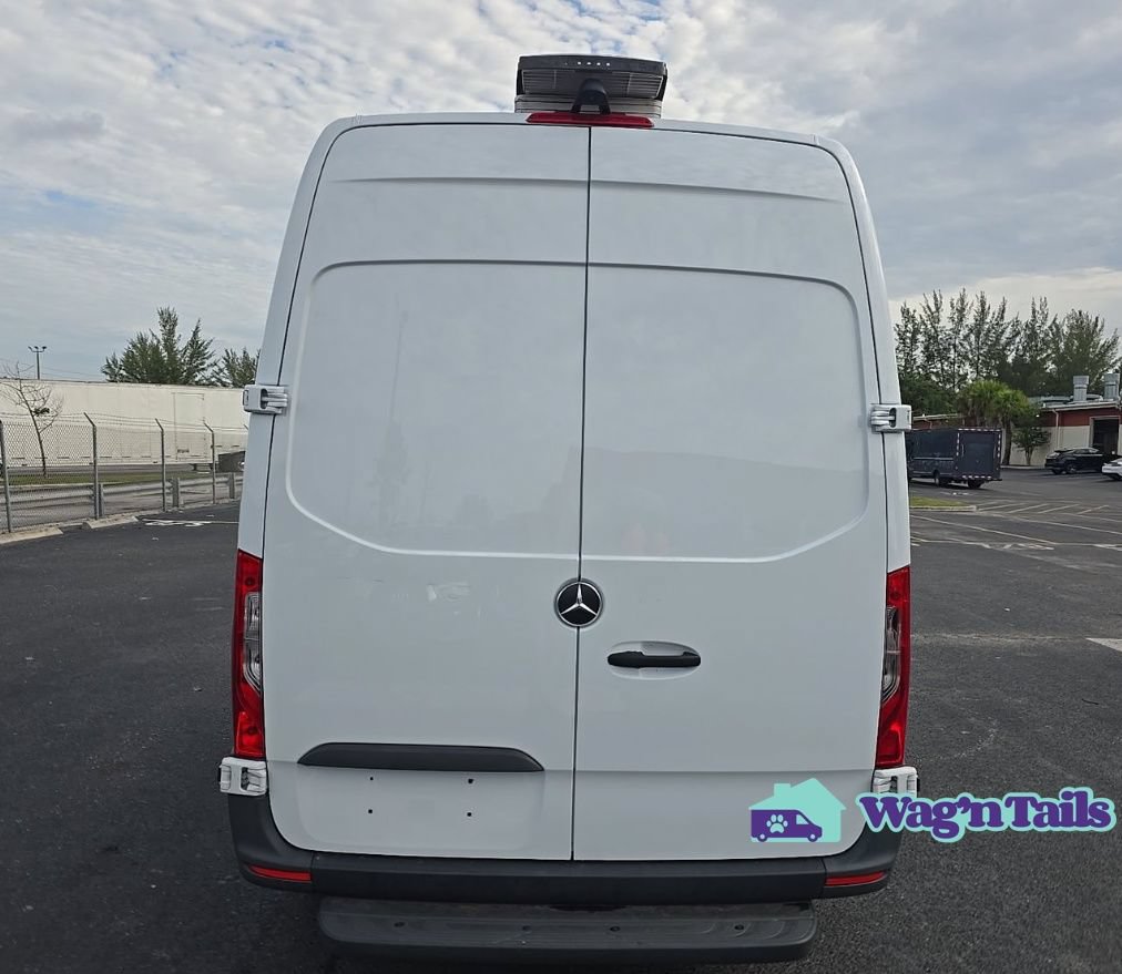 Used 2024 Mercedes-Benz Sprinter 2500 w/ Acoustic Package image 5