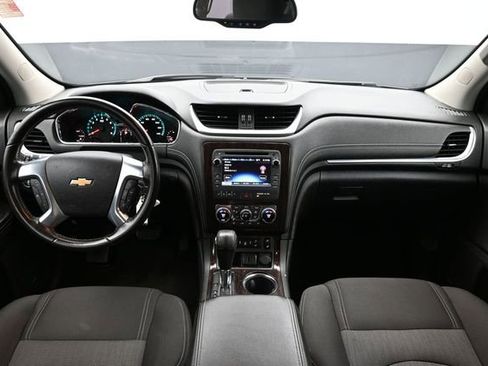 Used 2017 Chevrolet Traverse LT AWD/4WD image 12