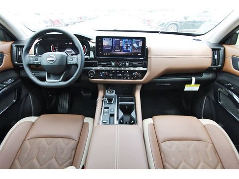 New 2026 Nissan Pathfinder Platinum FWD image 7