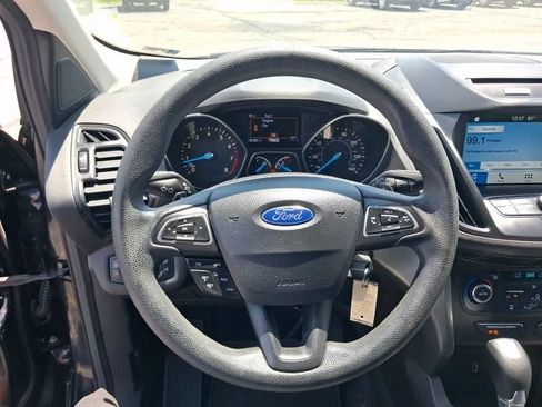 Used 2017 Ford Escape SE w/ Equipment Group 201A FWD image 16