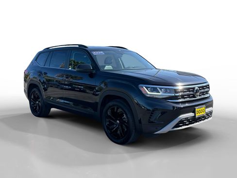 Certified 2023 Volkswagen Atlas SE w/ Panoramic Sunroof Package AWD/4WD image 7
