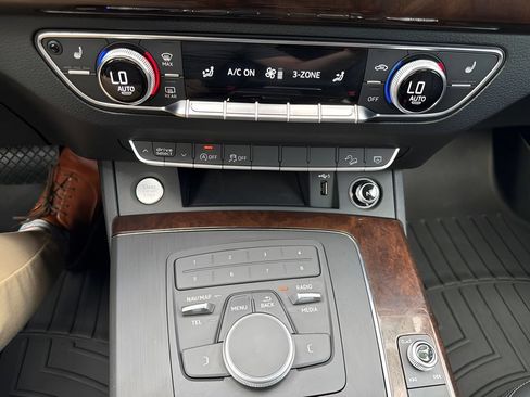 Used 2019 Audi Q5 2.0T Premium AWD/4WD image 16