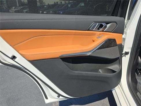 Certified 2023 BMW X7 xDrive40i w/ Executive Package image 11