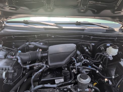 Used 2014 Toyota Tacoma PreRunner w/ SR5 Package RWD image 43