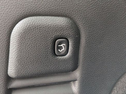 Used 2019 Jeep Grand Cherokee Limited image 6