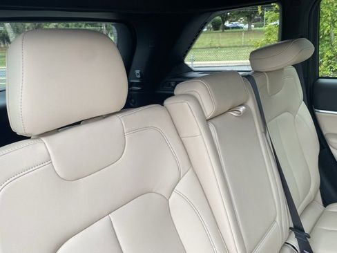 Used 2025 Jeep Grand Cherokee Limited image 31