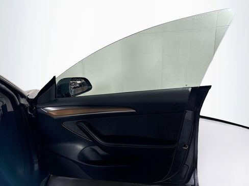 Used 2023 Tesla Model 3 Standard Range image 31