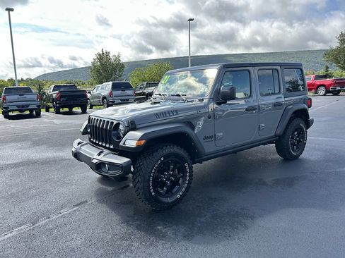 Used 2021 Jeep Wrangler Unlimited Sport AWD/4WD image 3