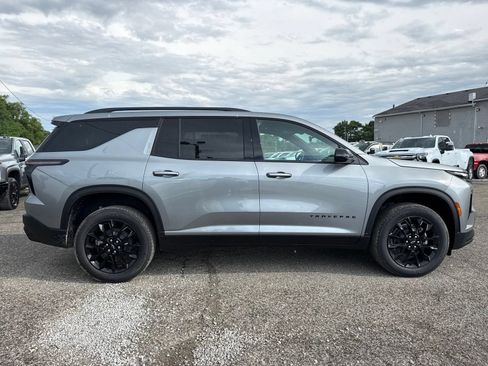 New 2026 Chevrolet Traverse LT w/ Midnight/Sport Edition AWD/4WD image 8