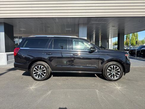 Certified 2025 Ford Expedition Platinum AWD/4WD image 8