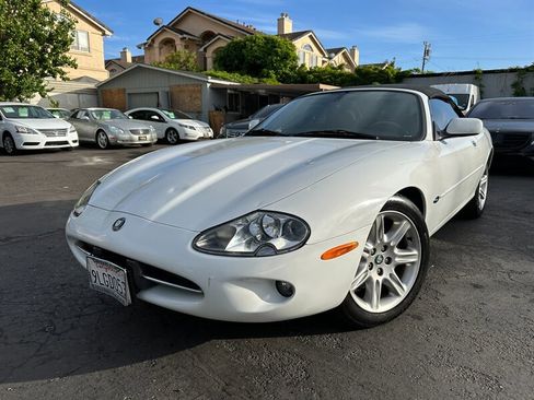 Used 2000 Jaguar XK8 Convertible image 1