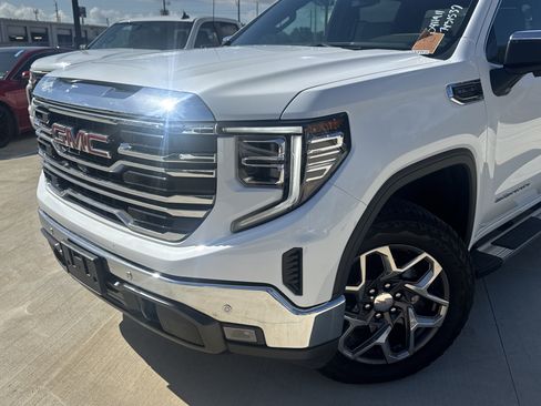 Used 2023 GMC Sierra 1500 SLT w/ SLT Premium Plus Package AWD/4WD image 2