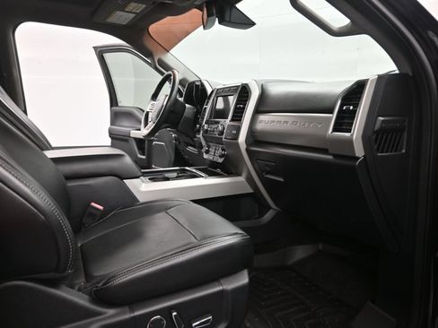 Used 2019 Ford F250 Lariat w/ Lariat Ultimate Package AWD/4WD image 24