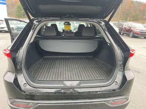 Used 2023 Toyota Venza LE image 22