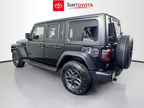Used 2024 Jeep Wrangler Unlimited Sport AWD/4WD image 6