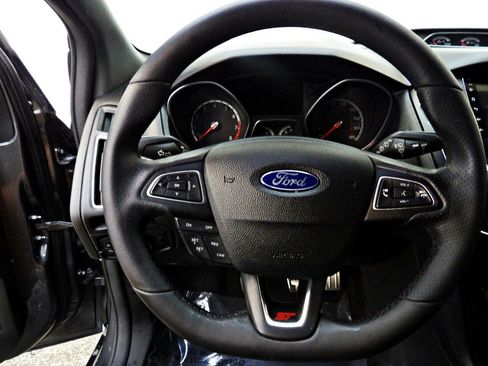 Used 2016 Ford Focus ST FWD image 17
