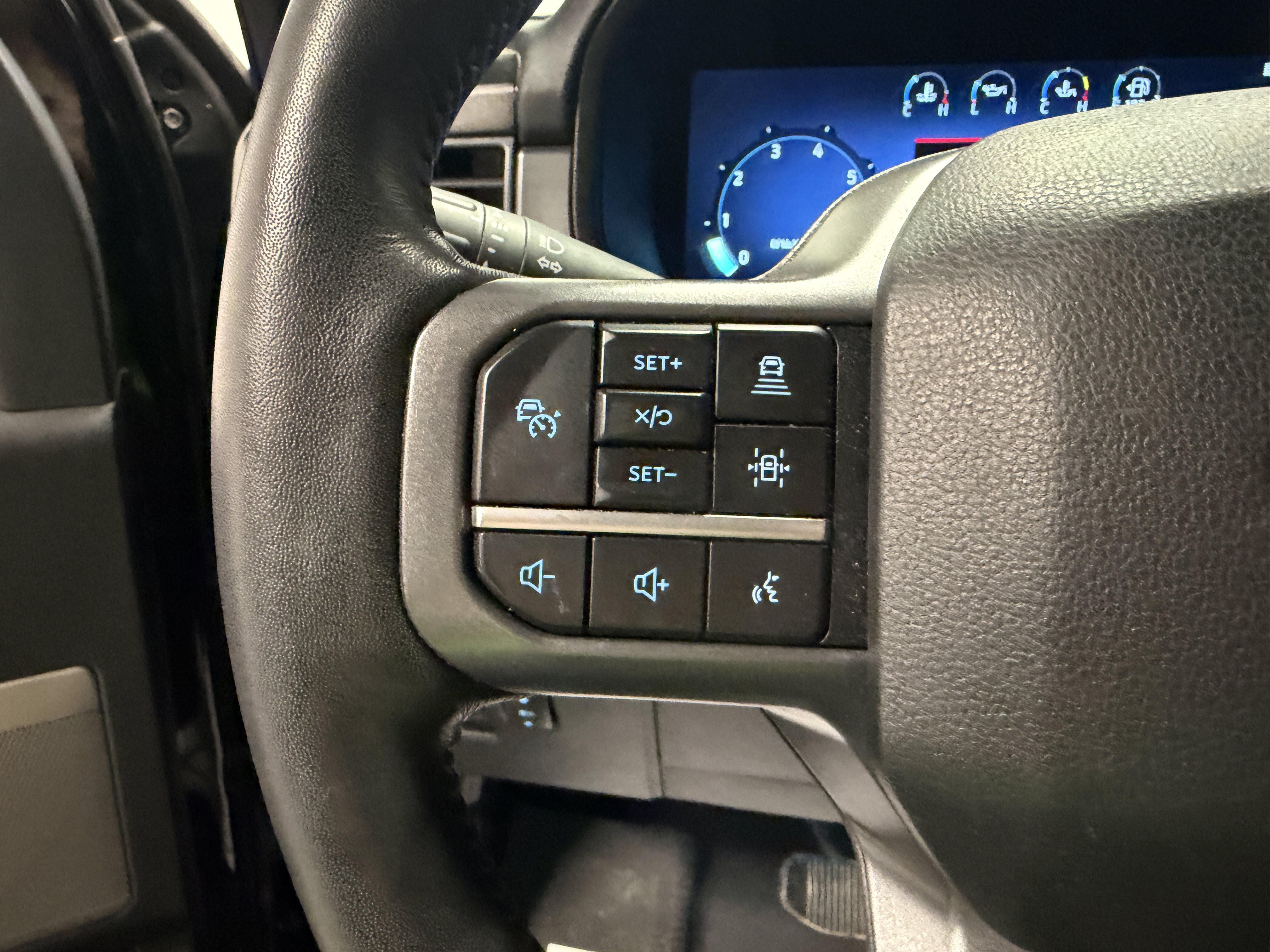 Used 2024 Ford F150 Lariat AWD/4WD image 18