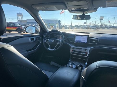 Used 2022 Ford Explorer XLT w/ Equipment Group 202A image 13