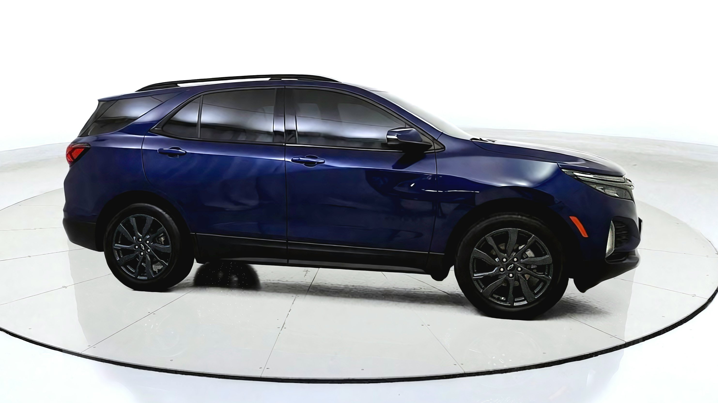 Used 2023 Chevrolet Equinox RS w/ RS Leather Package AWD/4WD image 8