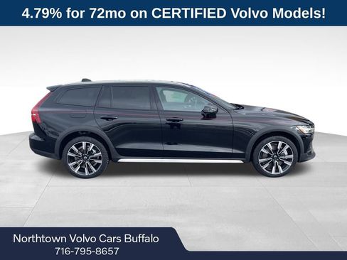 Certified 2025 Volvo V60 B5 Cross Country Ultra image 10